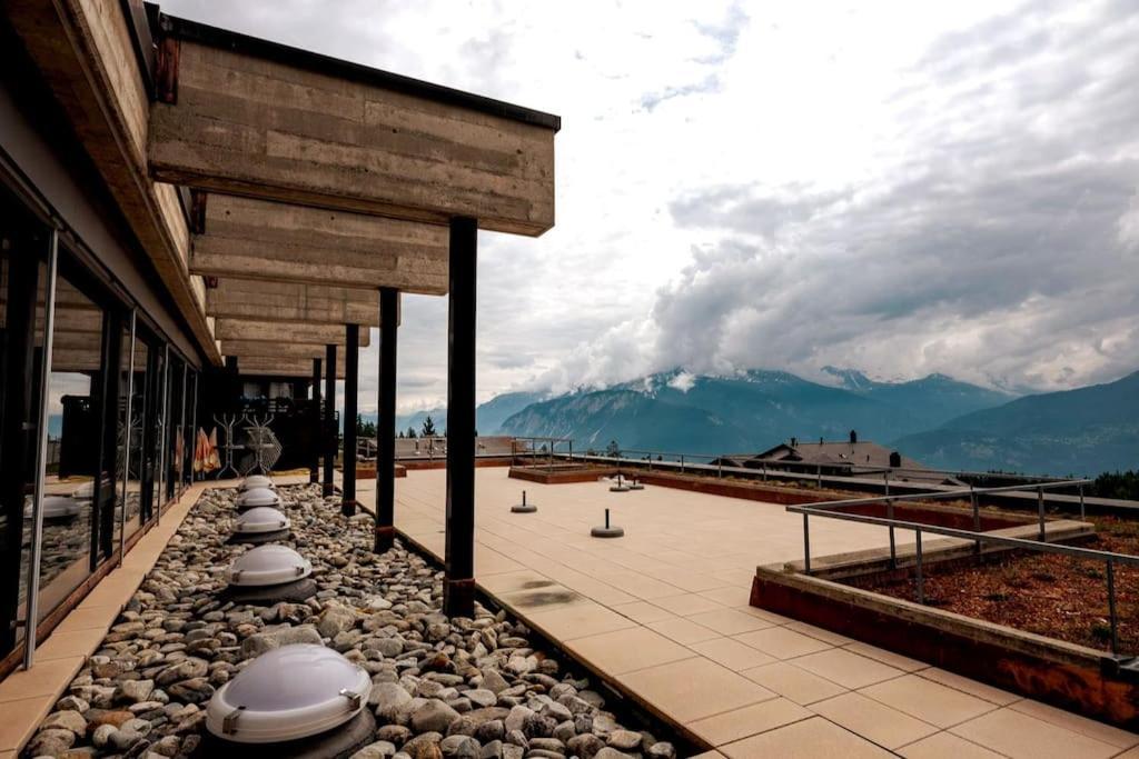 Small But Wow! Studio With Pool @ The Central Lake Crans-Montana Zewnętrze zdjęcie